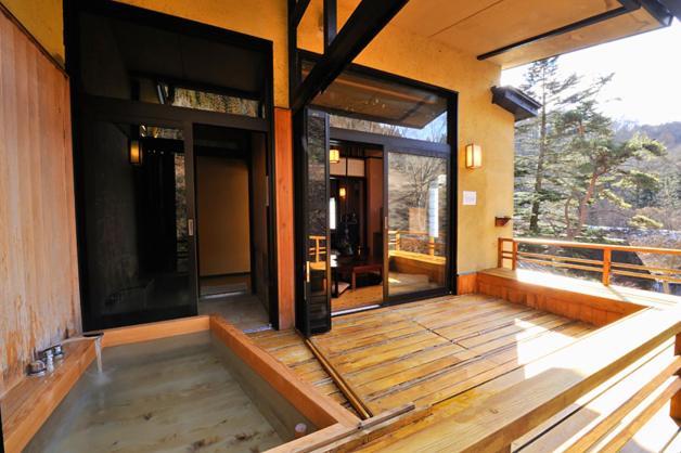 Hatago Higashiagatsuma Exterior photo