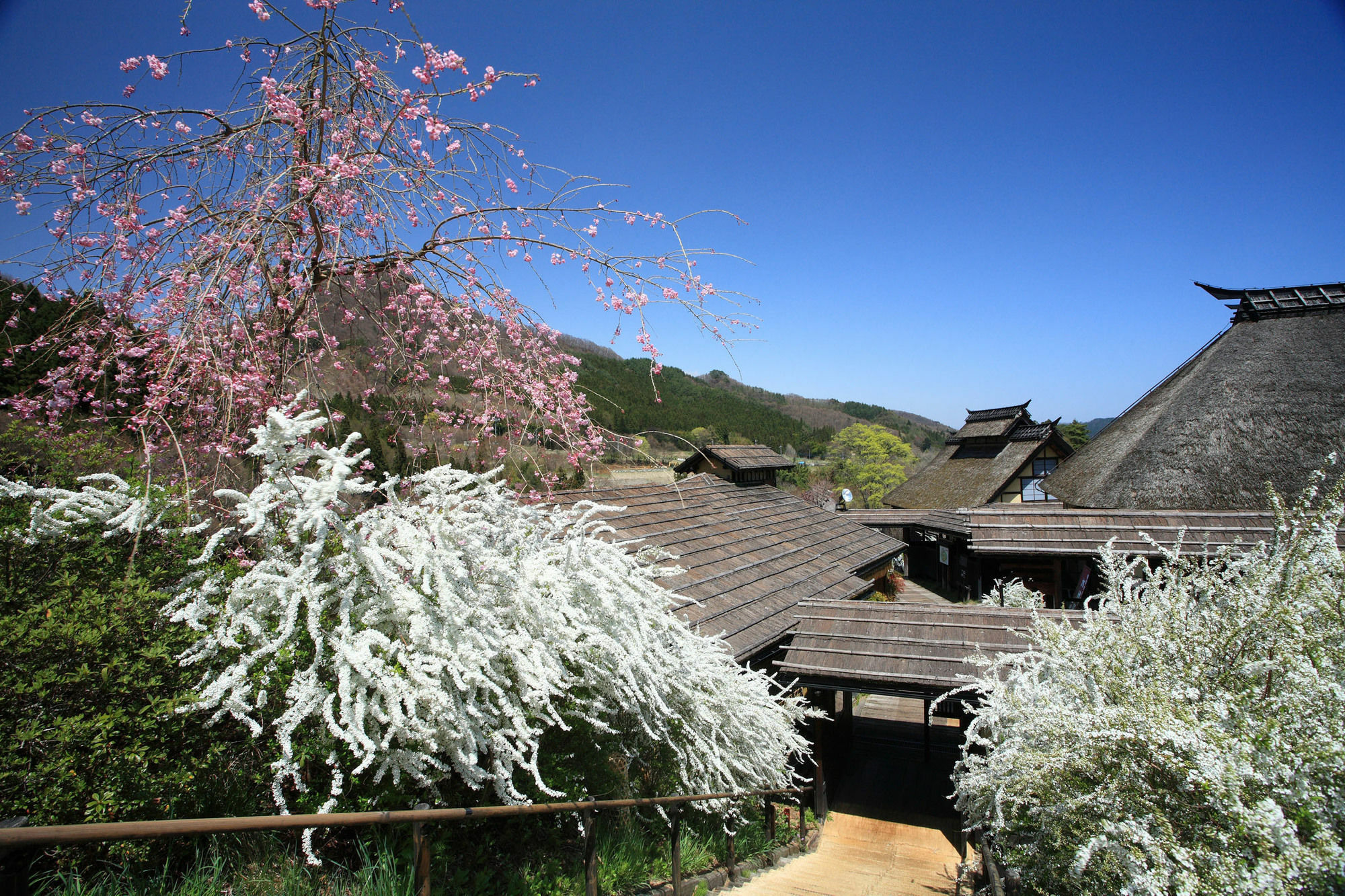 Hatago Higashiagatsuma Exterior photo
